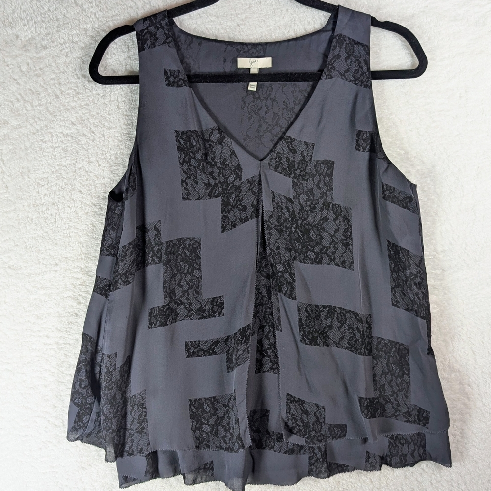 661-Joie 💯 Silk Charcoalish and Black Patterned‎ Blouse